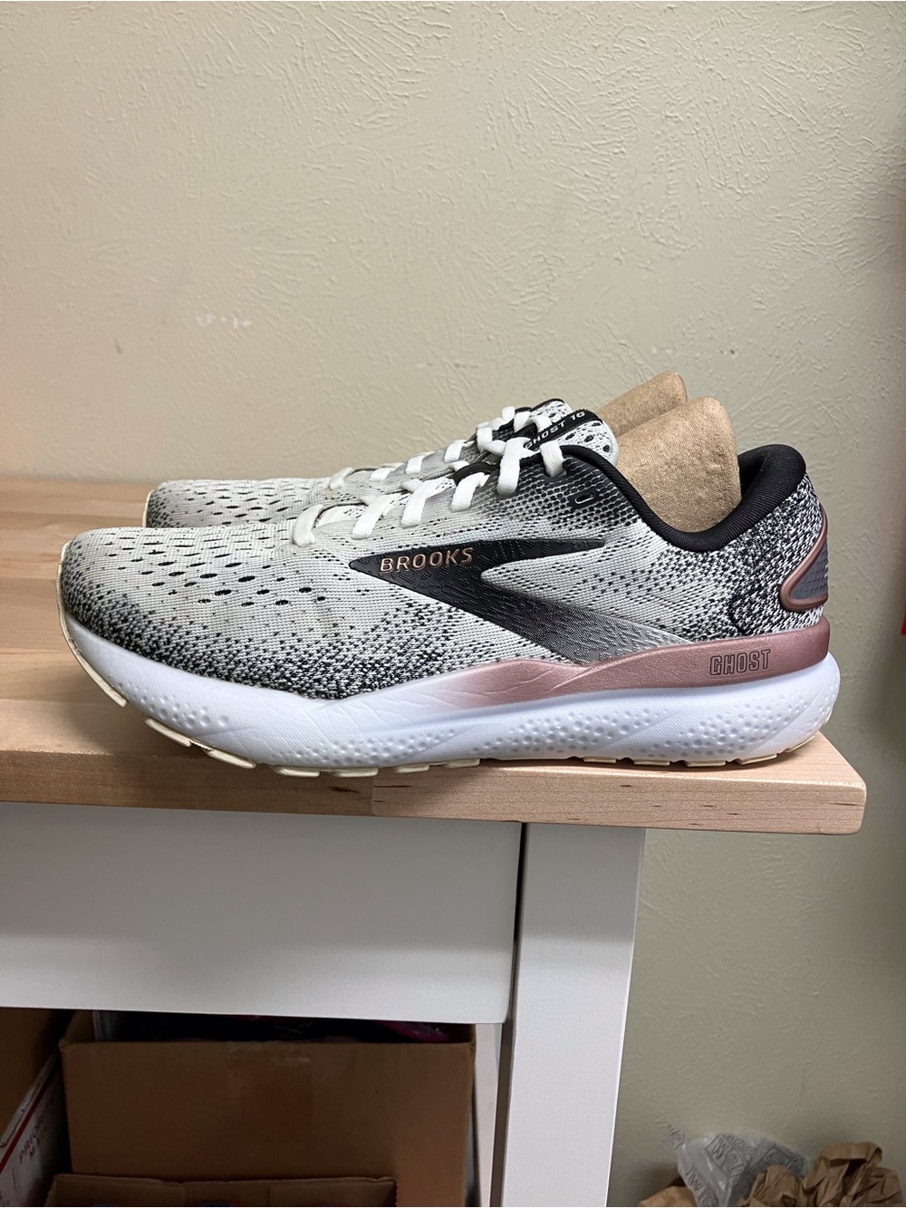 Brooks Women's Ghost 16 - Picture 2 of 12
